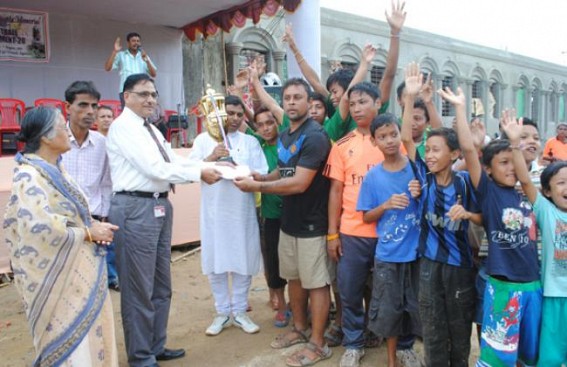 Young Corner Club wins Sukhomoy Sen Smriti Football Tournament Young Corner Club wins Sukhomoy Sen Smriti Football Tournament